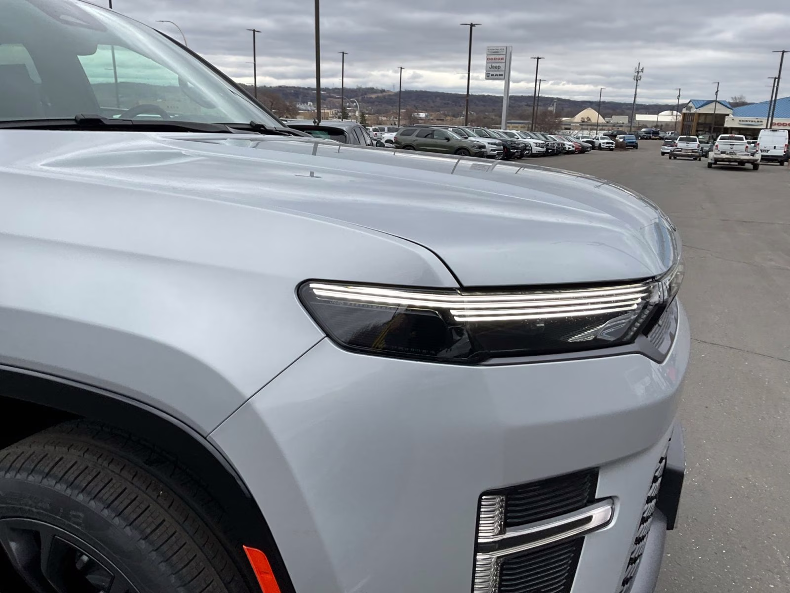 2026 Silver Zynith Jeep Grand Wagoneer L Summit Obsidian 4X4 SUV