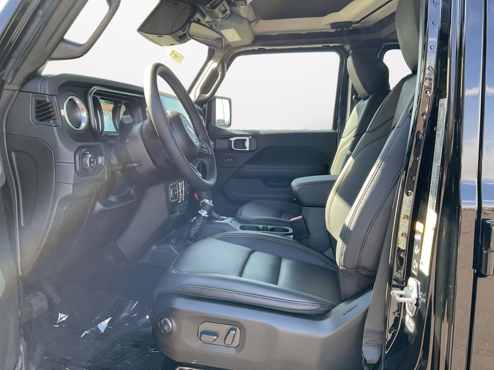 2026 Black Clearcoat Jeep Gladiator Sahara 4X4 Truck