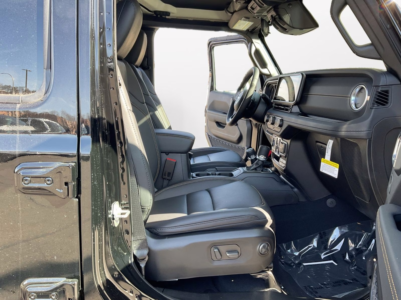 2026 Black Clearcoat Jeep Gladiator Sahara 4X4 Truck