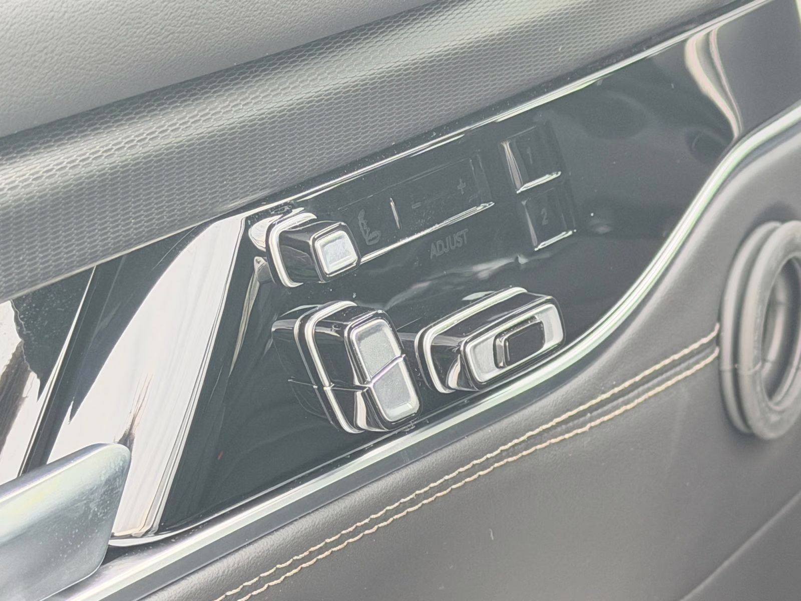 2026 Bright White Clearcoat Jeep Grand Wagoneer L Summit Obsidian 4X4 SUV