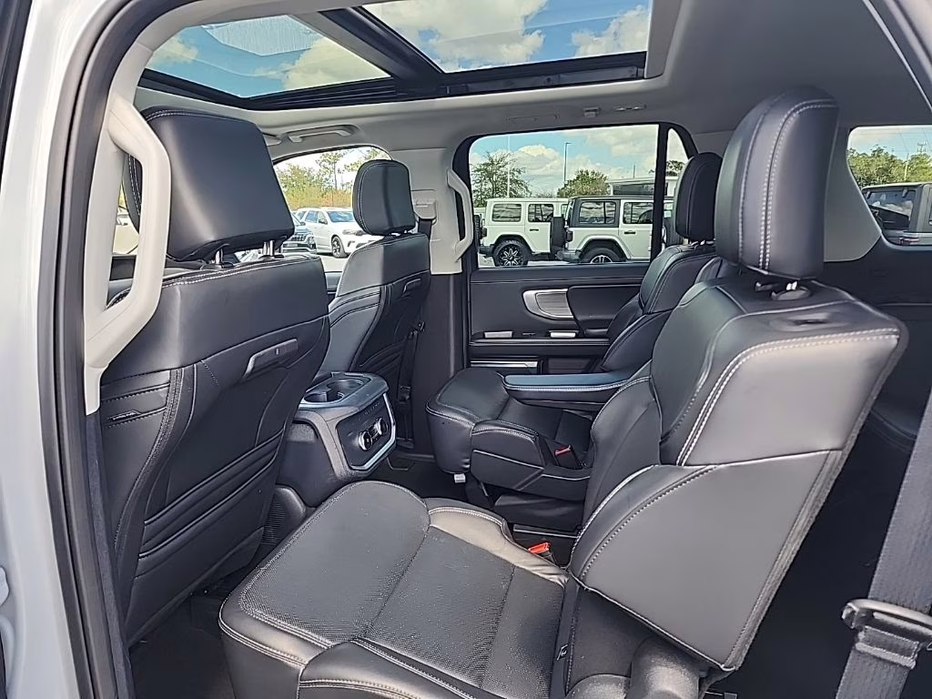 2025 Silver Metallic Ford Expedition Platinum 4X4 SUV