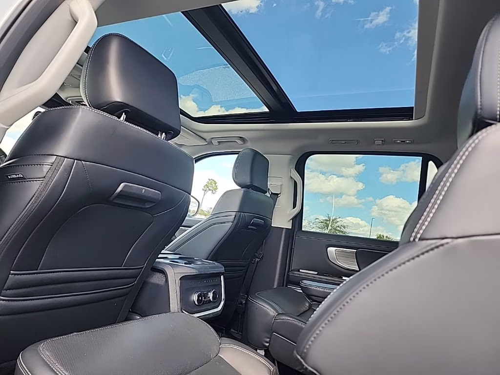 2025 Silver Metallic Ford Expedition Platinum 4X4 SUV