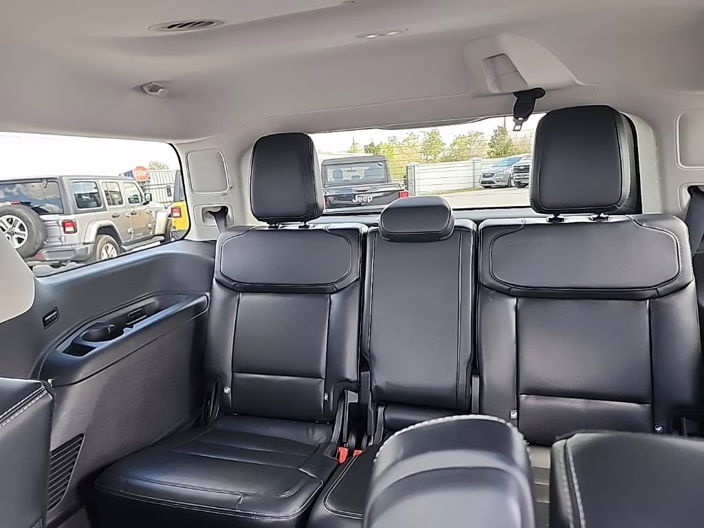 2025 Silver Metallic Ford Expedition Platinum 4X4 SUV