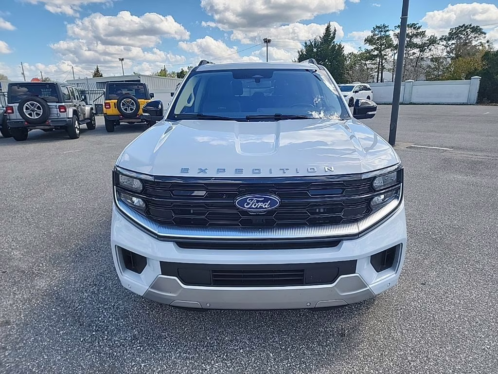 2025 Silver Metallic Ford Expedition Platinum 4X4 SUV