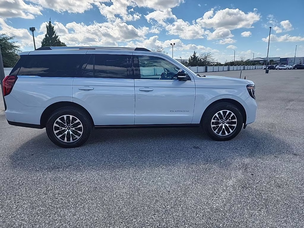 2025 Silver Metallic Ford Expedition Platinum 4X4 SUV