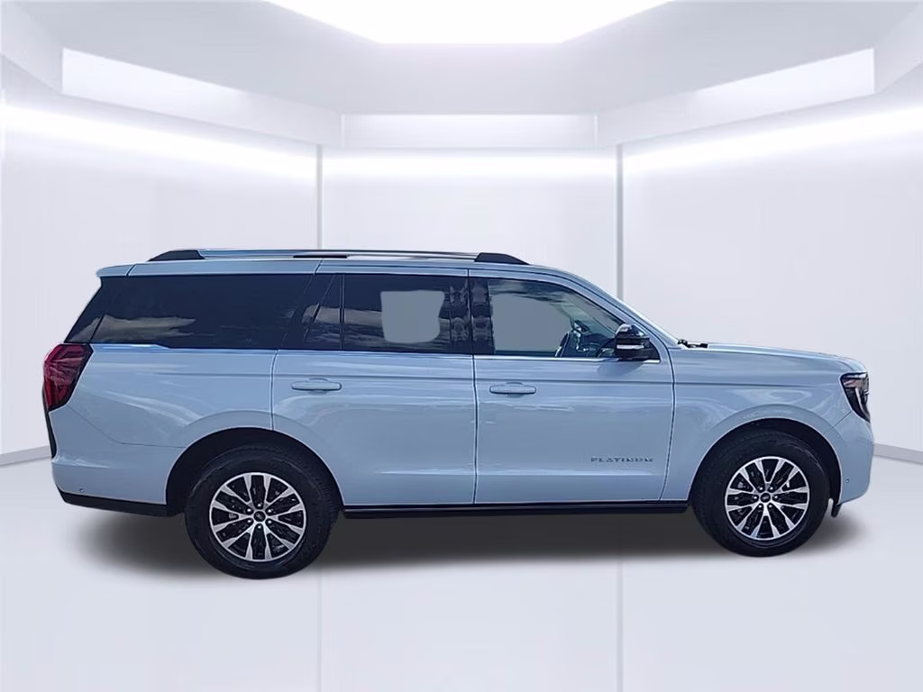 2025 Silver Metallic Ford Expedition Platinum 4X4 SUV