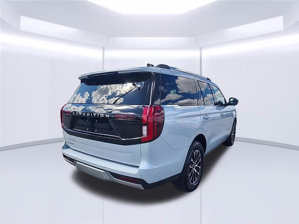 2025 Silver Metallic Ford Expedition Platinum 4X4 SUV