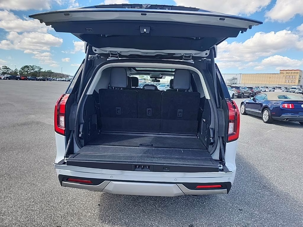 2025 Silver Metallic Ford Expedition Platinum 4X4 SUV