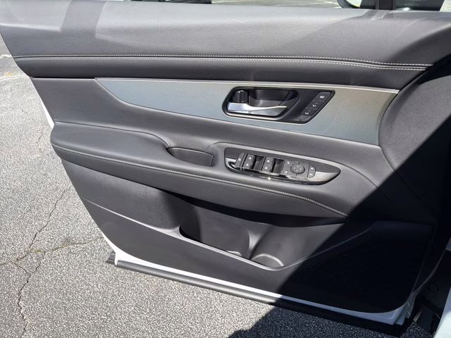 2026 Everest White Pearl Tricoat Nissan Murano SL AWD SUV