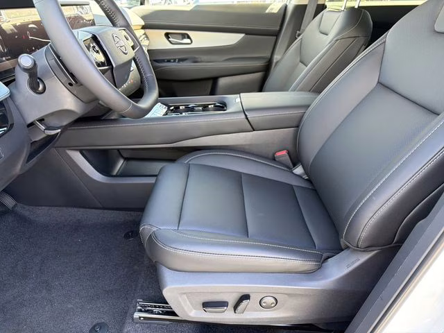 2026 Everest White Pearl Tricoat Nissan Murano SL AWD SUV