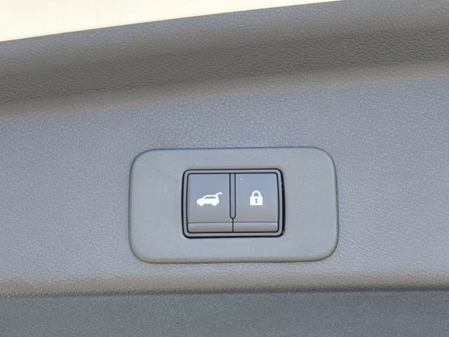 2026 Everest White Pearl Tricoat Nissan Murano SL AWD SUV