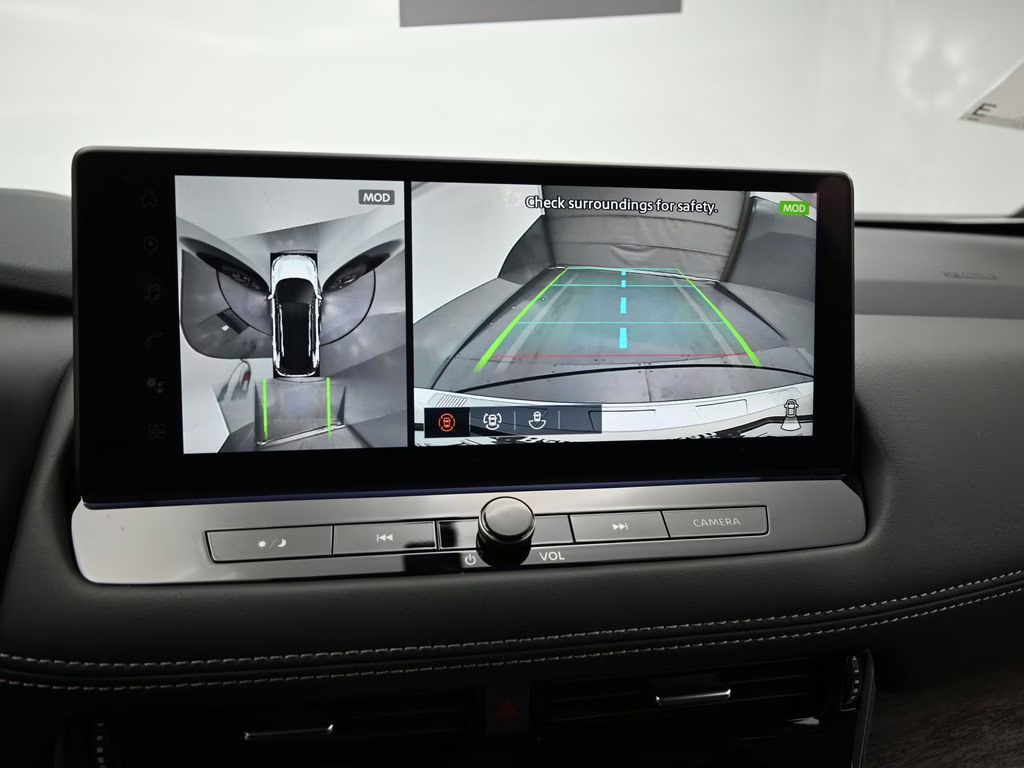 2026 Everest White Pearl Tricoat Nissan Rogue Platinum AWD SUV