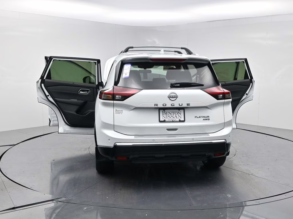 2026 Everest White Pearl Tricoat Nissan Rogue Platinum AWD SUV