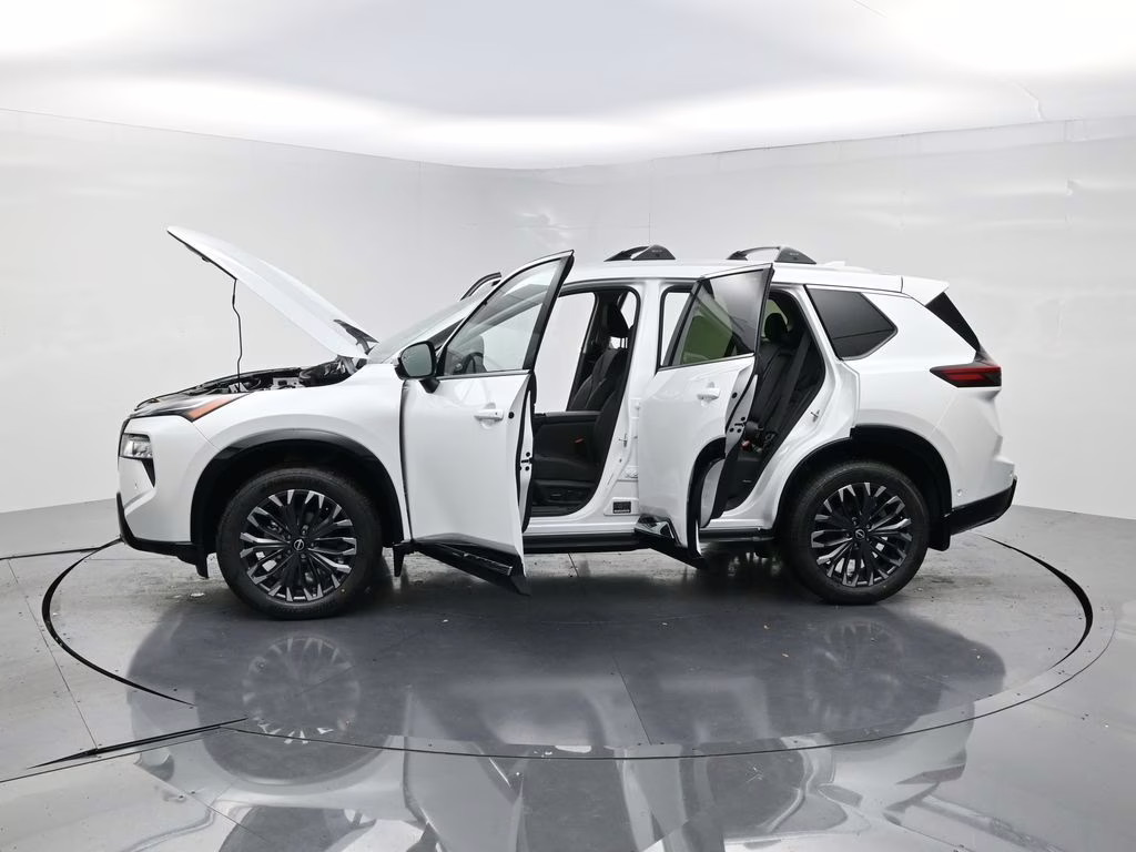 2026 Everest White Pearl Tricoat Nissan Rogue Platinum AWD SUV