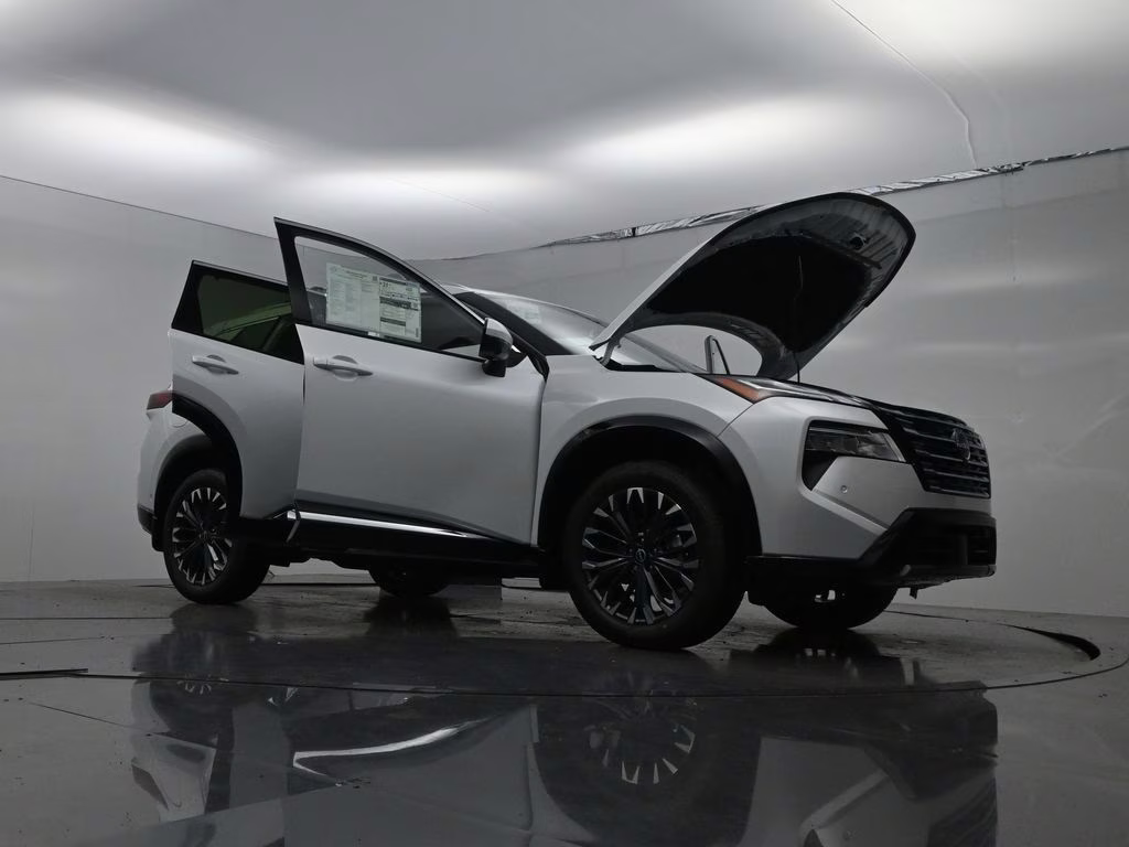 2026 Everest White Pearl Tricoat Nissan Rogue Platinum AWD SUV