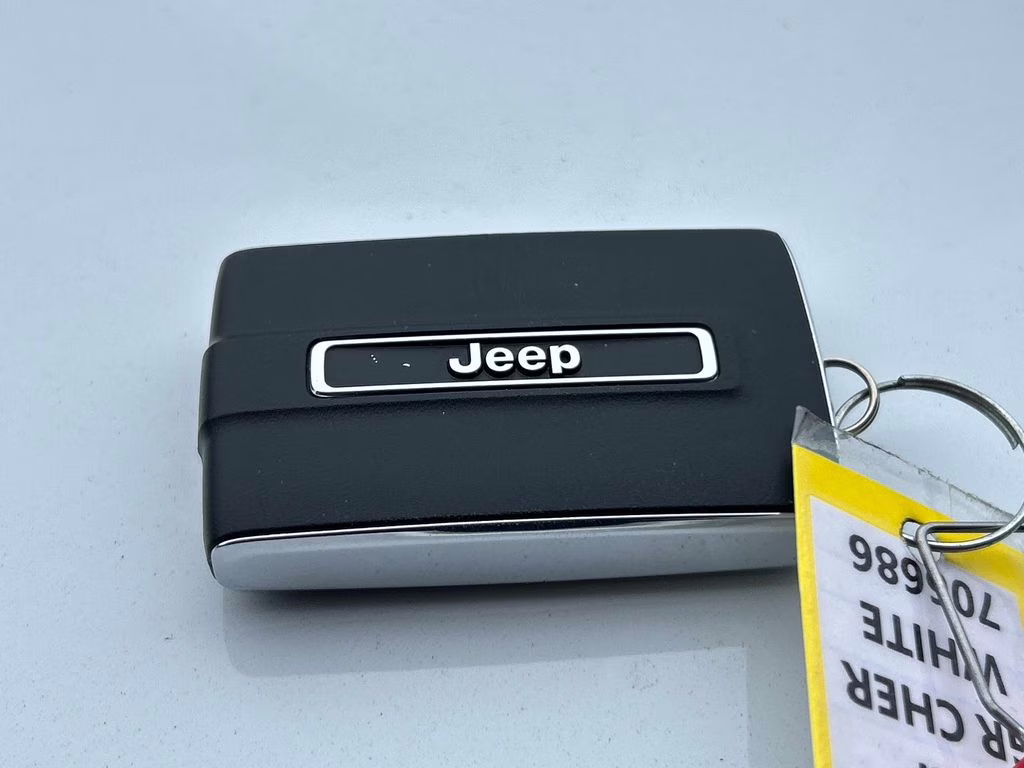 2023 Bright White Clearcoat Jeep Grand Cherokee Summit Reserve 4X4 SUV