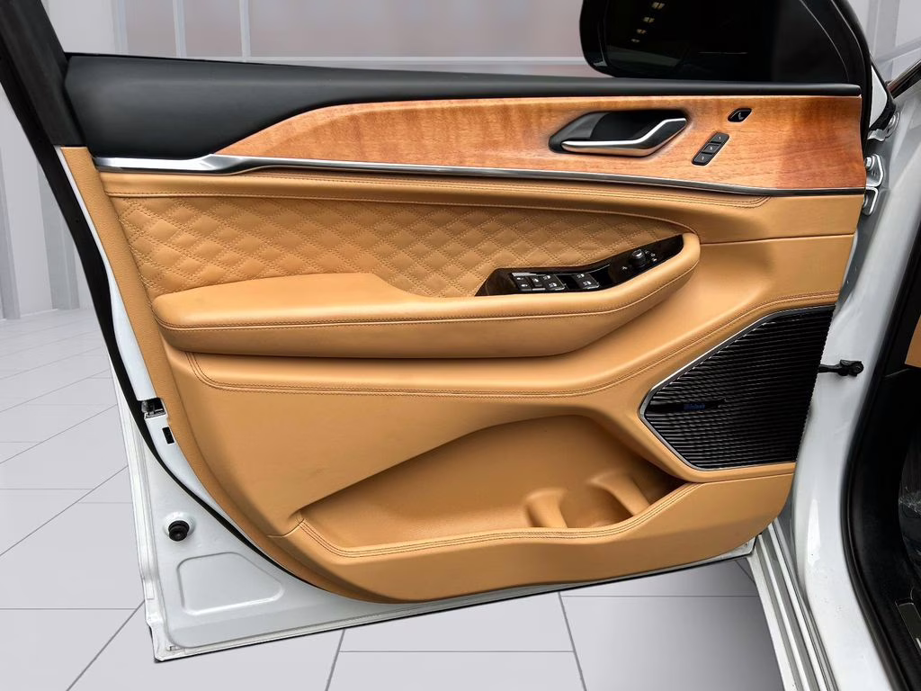 2023 Bright White Clearcoat Jeep Grand Cherokee Summit Reserve 4X4 SUV