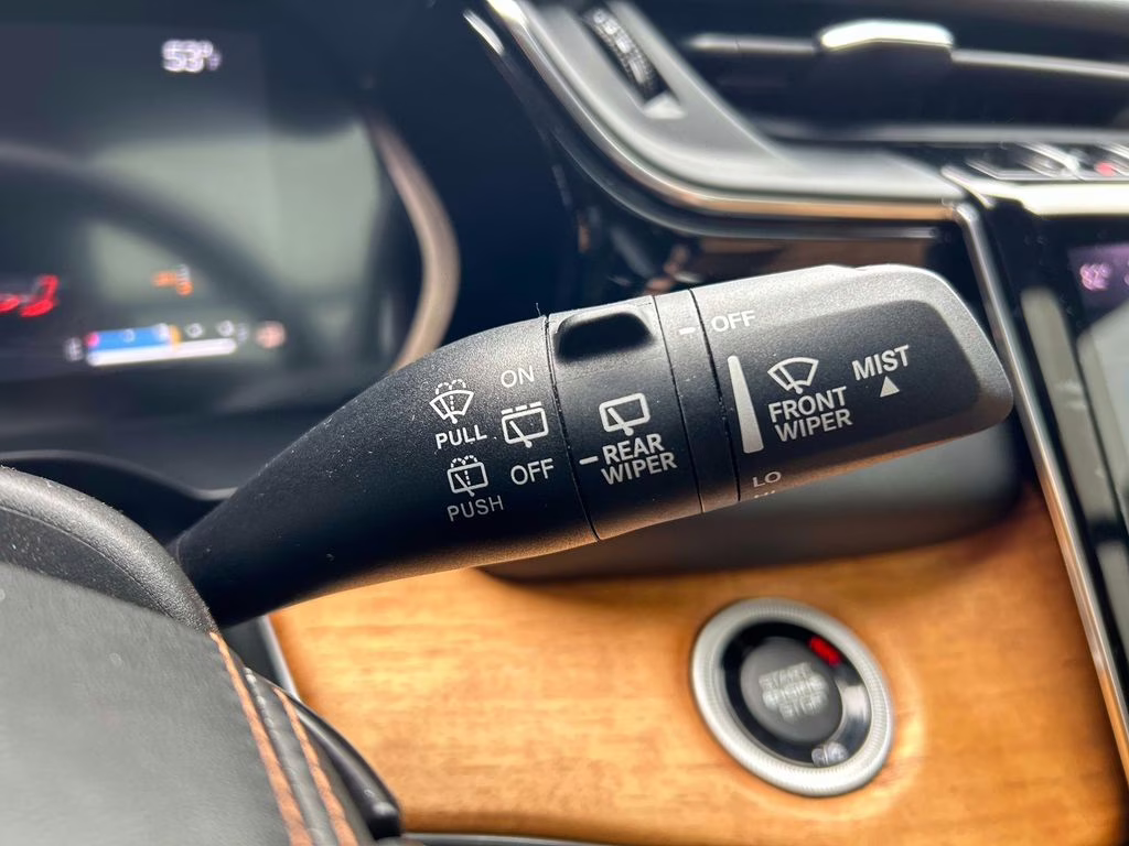 2023 Bright White Clearcoat Jeep Grand Cherokee Summit Reserve 4X4 SUV