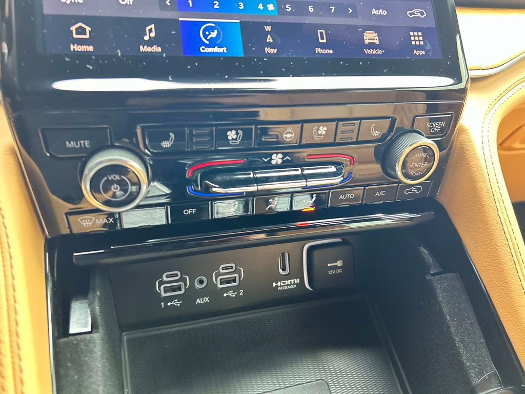 2023 Bright White Clearcoat Jeep Grand Cherokee Summit Reserve 4X4 SUV