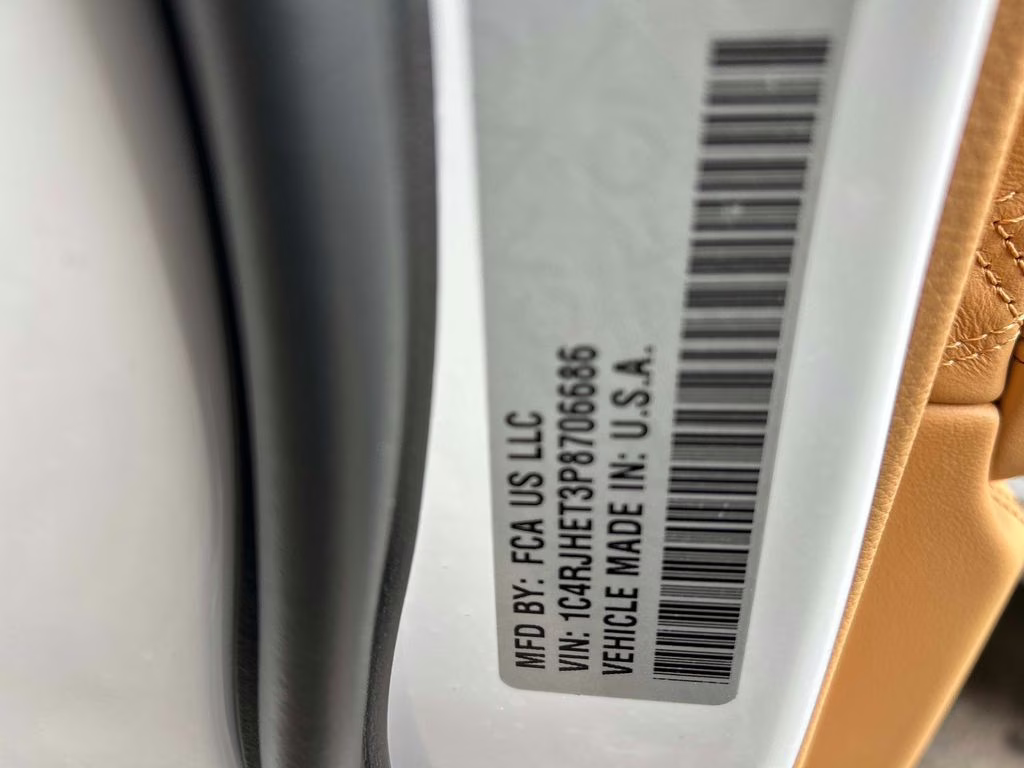 2023 Bright White Clearcoat Jeep Grand Cherokee Summit Reserve 4X4 SUV