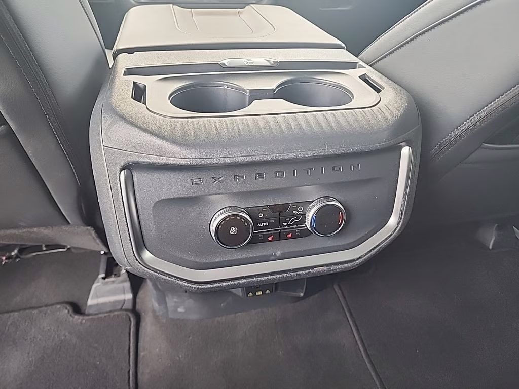 2025 Black Metallic Ford Expedition Max Platinum 4X4 SUV