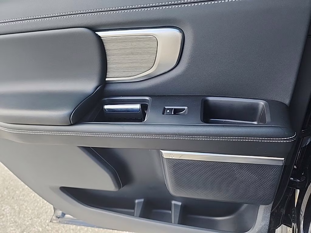 2025 Black Metallic Ford Expedition Max Platinum 4X4 SUV
