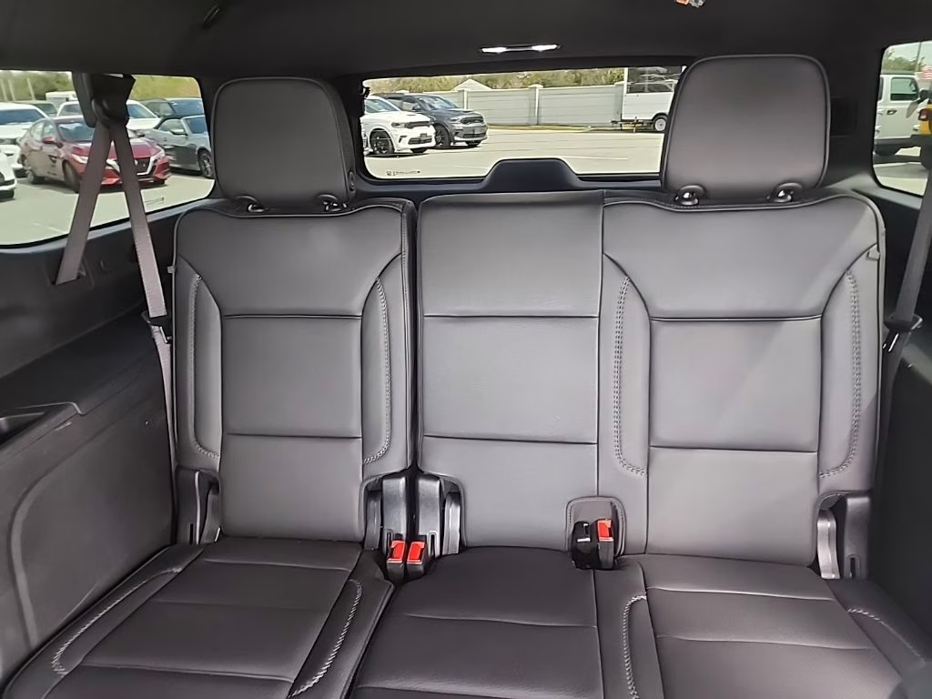 2025 Summit White GMC Yukon XL Denali RWD SUV