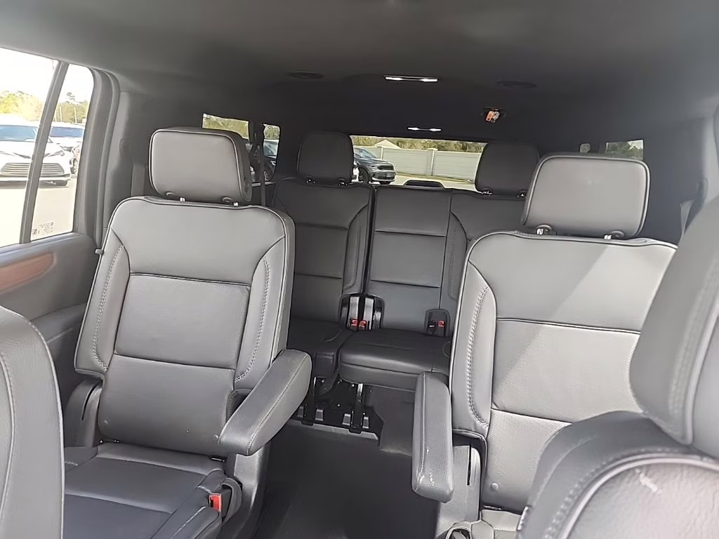 2025 Summit White GMC Yukon XL Denali RWD SUV