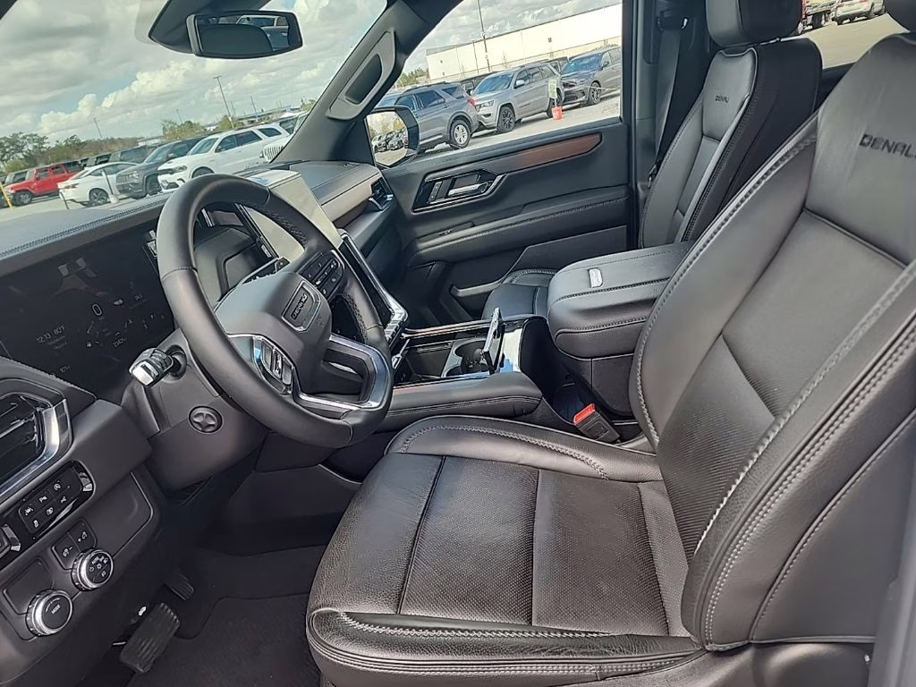 2025 Summit White GMC Yukon XL Denali RWD SUV
