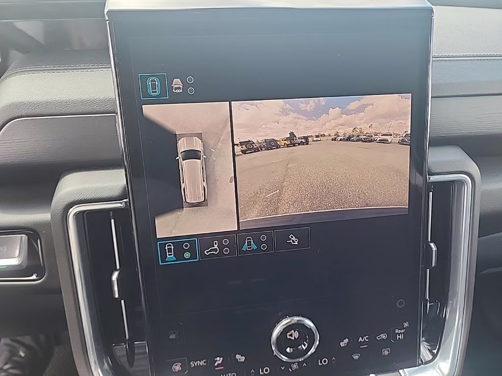2025 Summit White GMC Yukon XL Denali RWD SUV