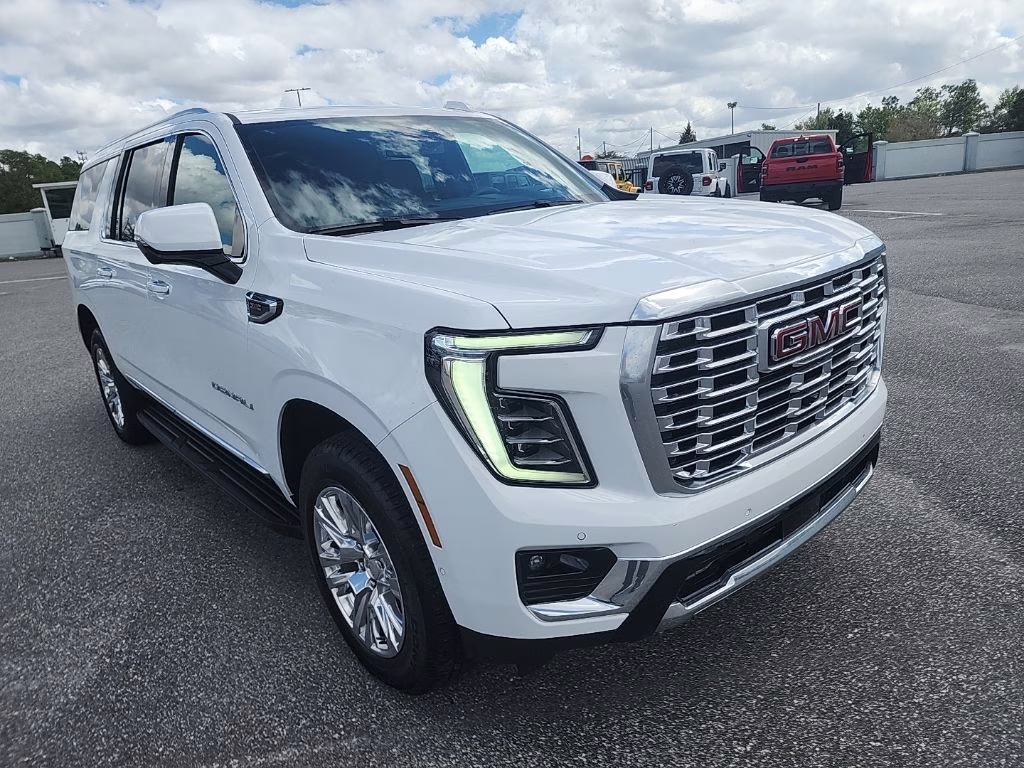 2025 Summit White GMC Yukon XL Denali RWD SUV