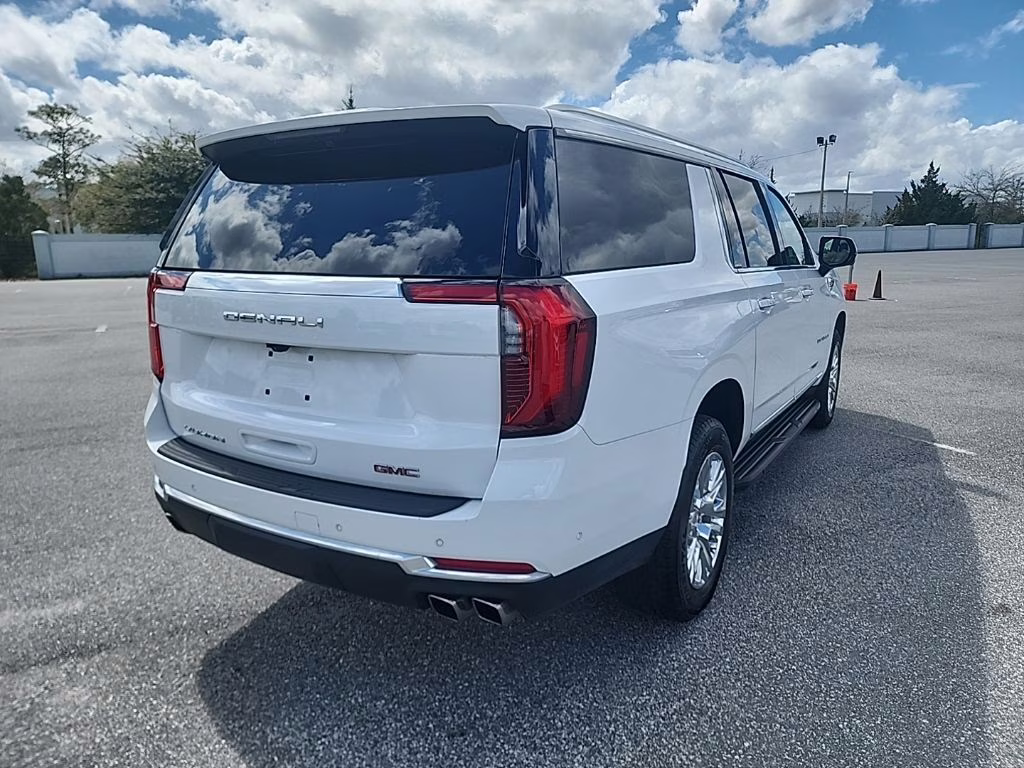 2025 Summit White GMC Yukon XL Denali RWD SUV