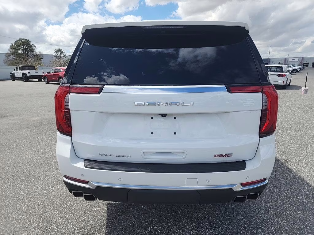 2025 Summit White GMC Yukon XL Denali RWD SUV