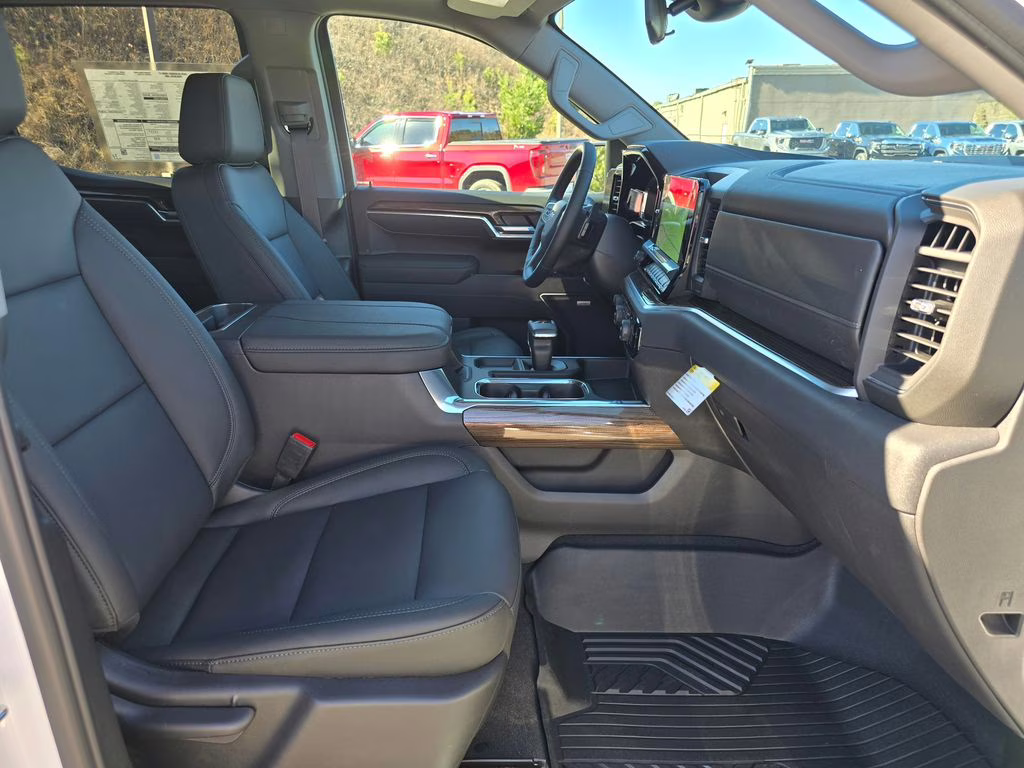 2026 Summit White Chevrolet Silverado 1500 LT Trail Boss 4X4 Truck