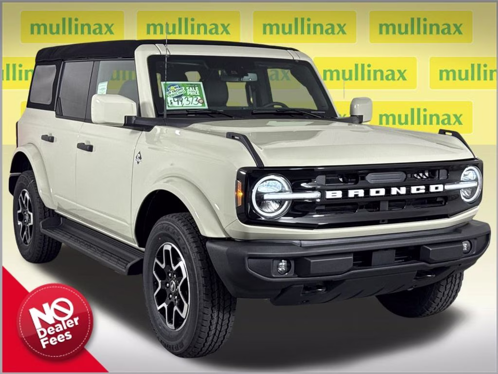 2026 Desert Sand Ford Bronco Outer Banks 4X4 SUV