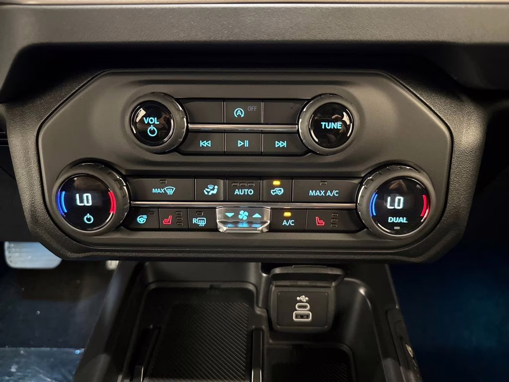 2026 Desert Sand Ford Bronco Outer Banks 4X4 SUV