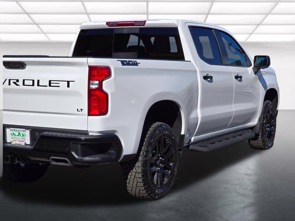 2026 Summit White Chevrolet Silverado 1500 LT Trail Boss 4X4 Truck