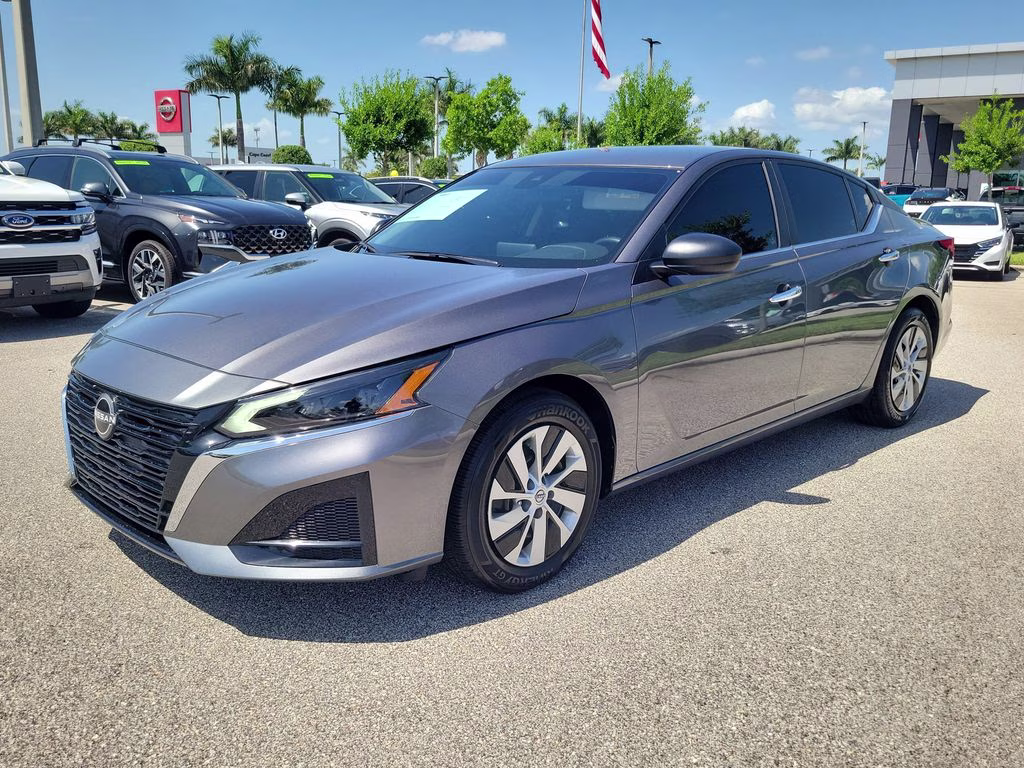 2025 Gun Metallic Nissan Altima 2.5 S FWD Sedan