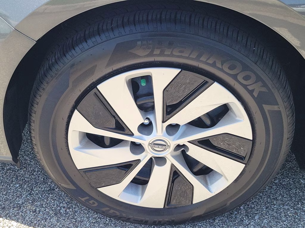 2025 Gun Metallic Nissan Altima 2.5 S FWD Sedan