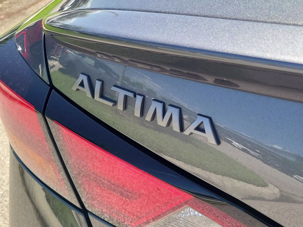 2025 Gun Metallic Nissan Altima 2.5 S FWD Sedan