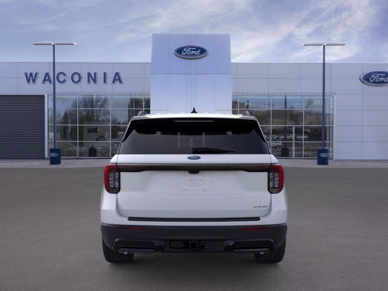 2026 Space White Metallic Ford Explorer ST-Line 4X4 SUV