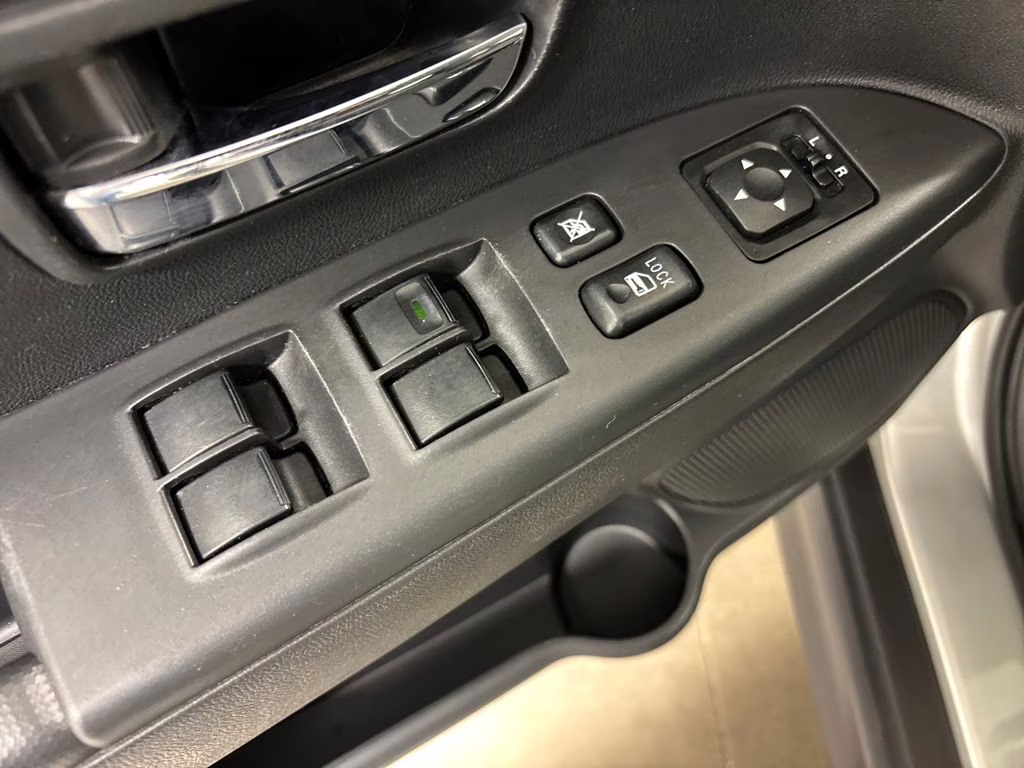 2023 Alloy Silver Metallic Mitsubishi Outlander Sport 2.0 ES AWD SUV