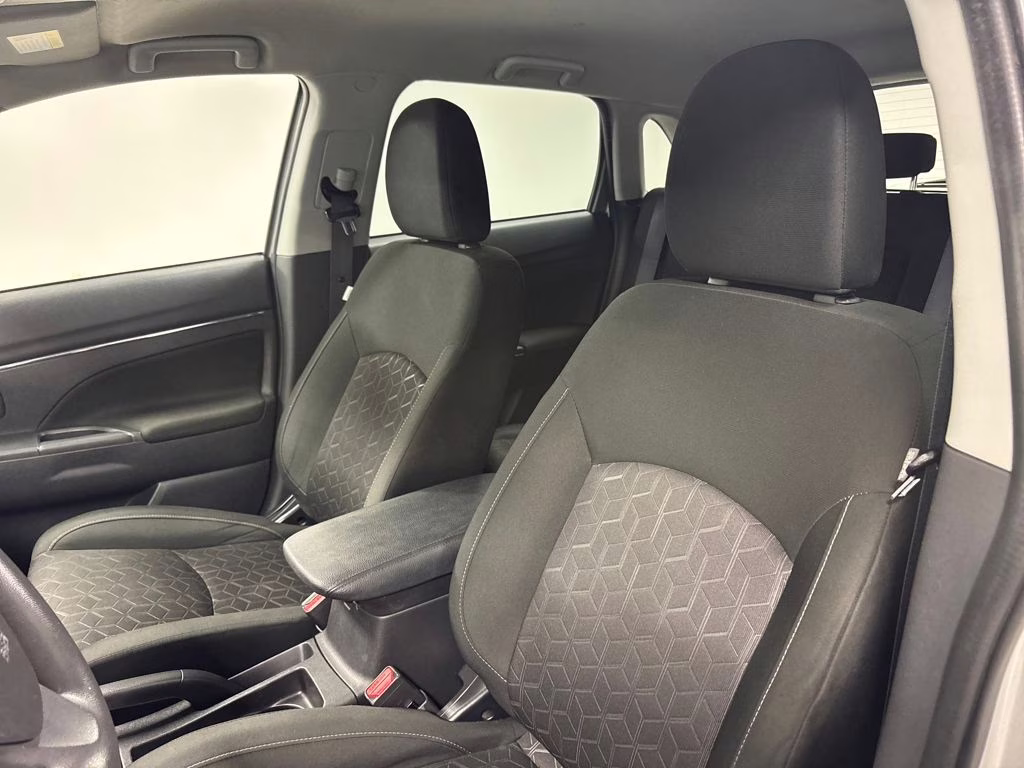 2023 Alloy Silver Metallic Mitsubishi Outlander Sport 2.0 ES AWD SUV