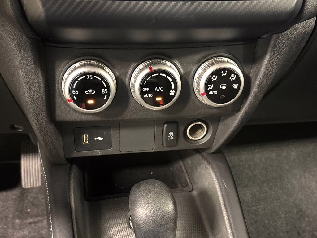 2023 Alloy Silver Metallic Mitsubishi Outlander Sport 2.0 ES AWD SUV