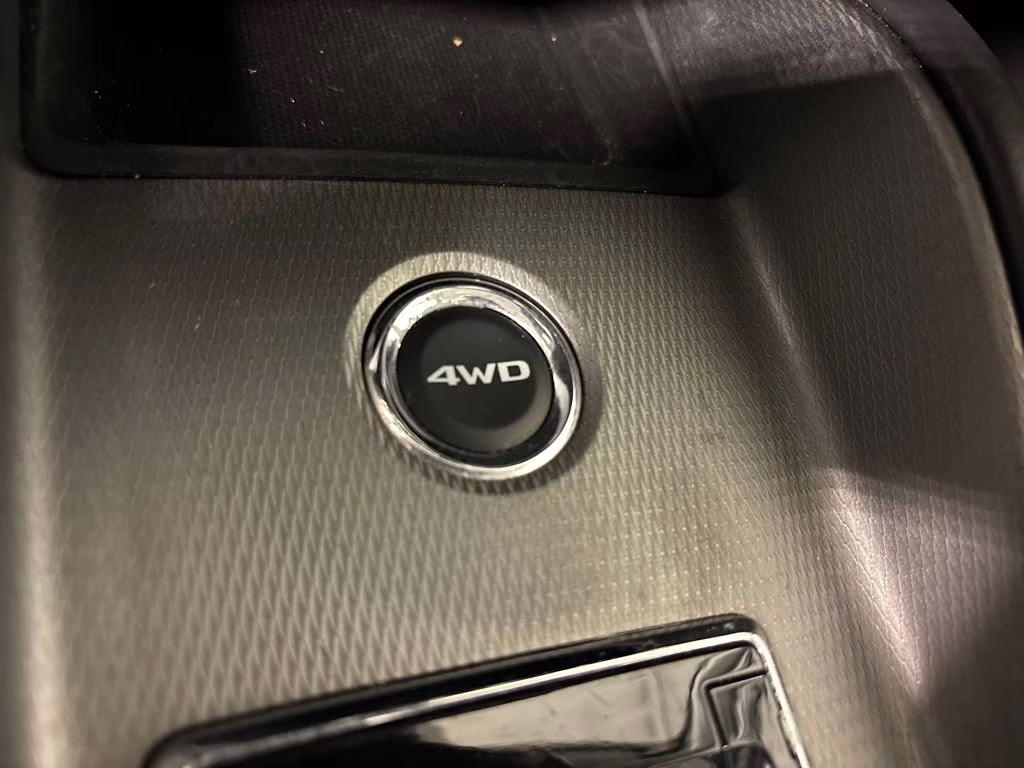 2023 Alloy Silver Metallic Mitsubishi Outlander Sport 2.0 ES AWD SUV