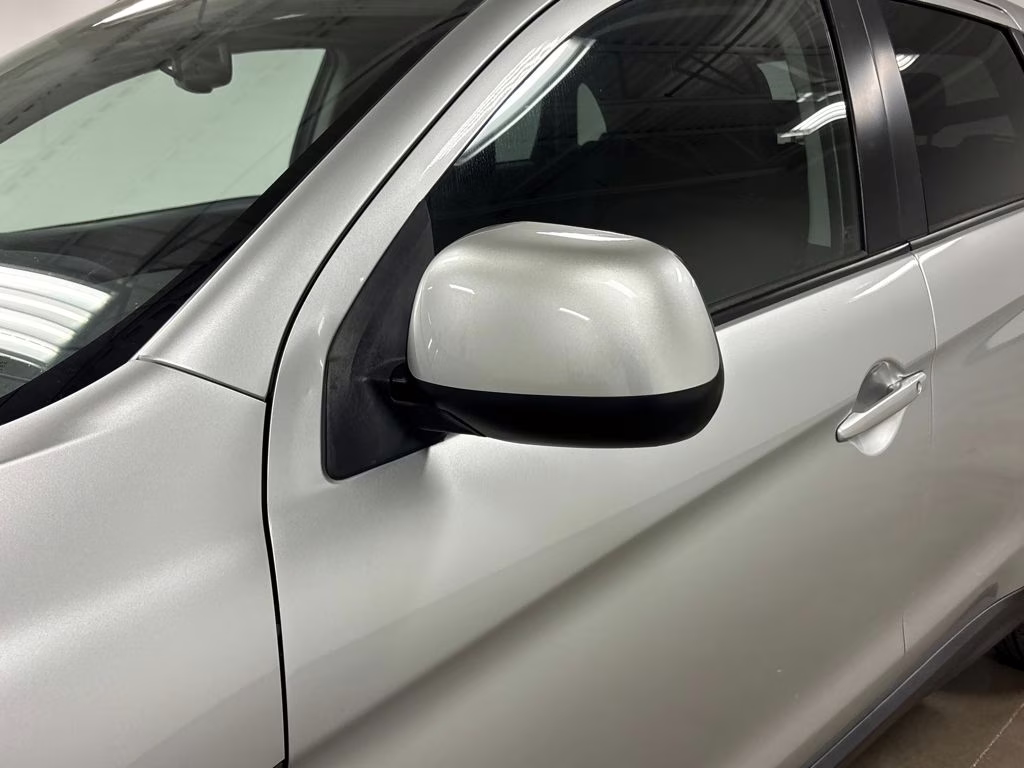 2023 Alloy Silver Metallic Mitsubishi Outlander Sport 2.0 ES AWD SUV