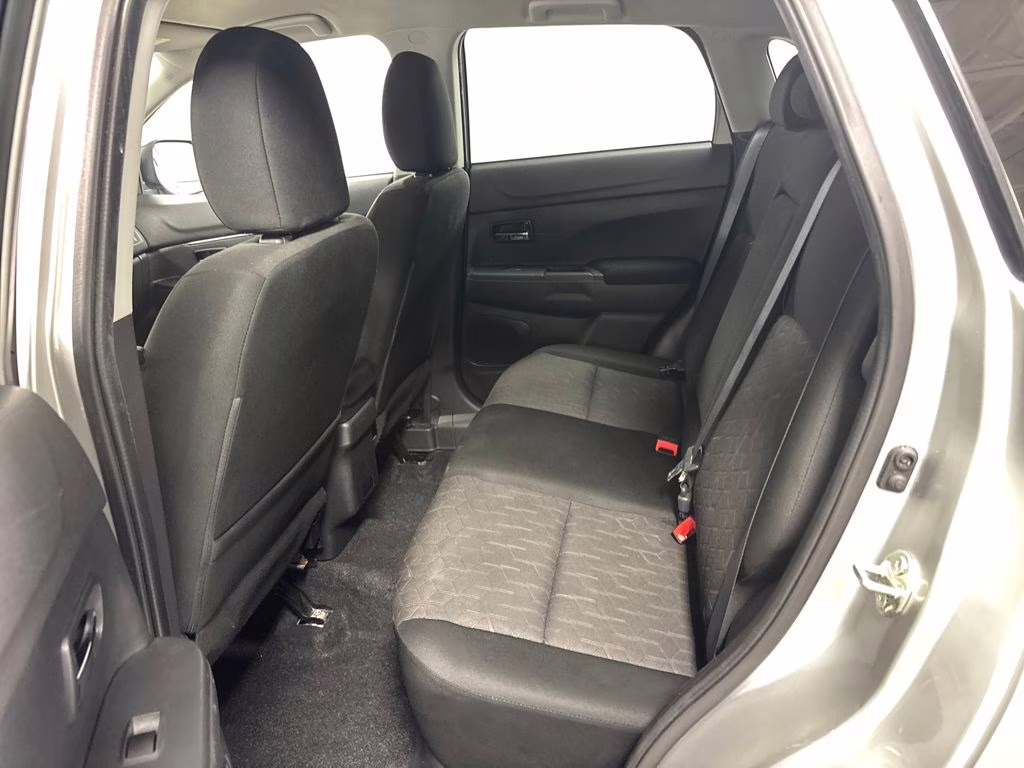 2023 Alloy Silver Metallic Mitsubishi Outlander Sport 2.0 ES AWD SUV