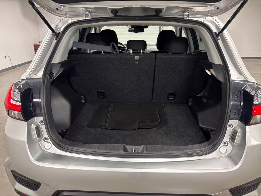 2023 Alloy Silver Metallic Mitsubishi Outlander Sport 2.0 ES AWD SUV