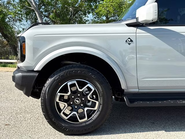 2026 Gray Ford Bronco Outer Banks 4X4 SUV