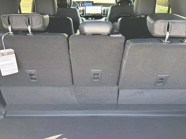 2026 White Metallic Ford Expedition Platinum 4X4 SUV